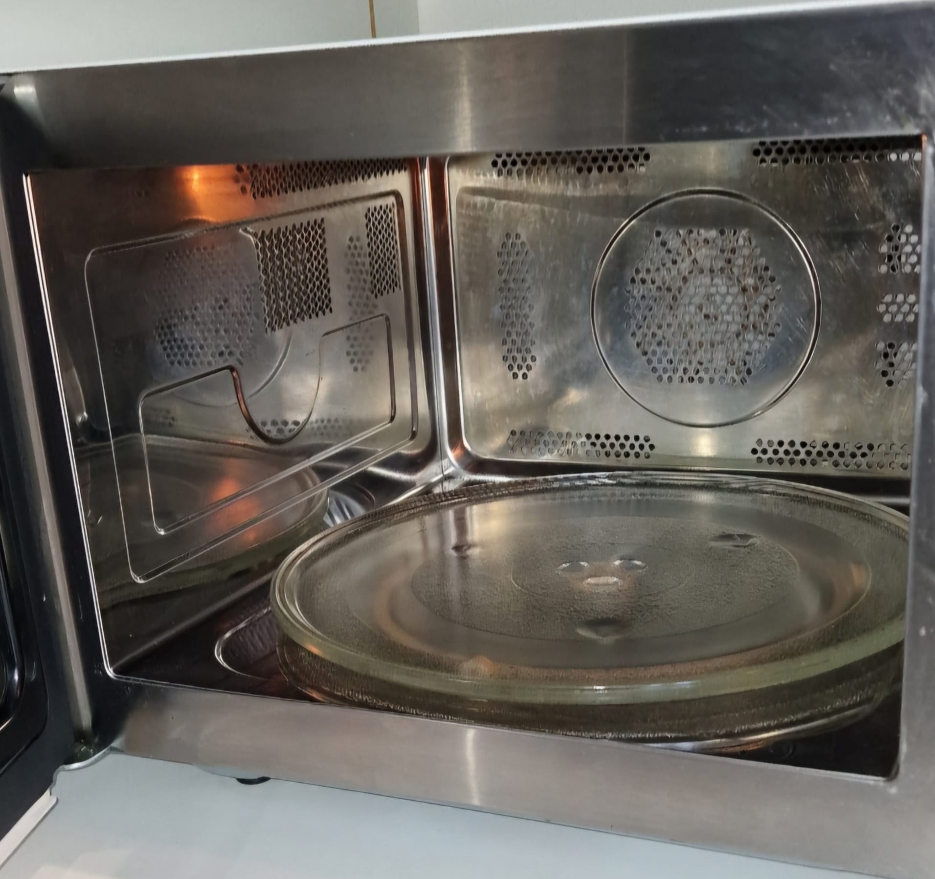 Clean Microwave